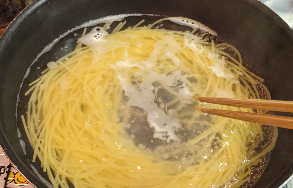 パスタが茹で上がった